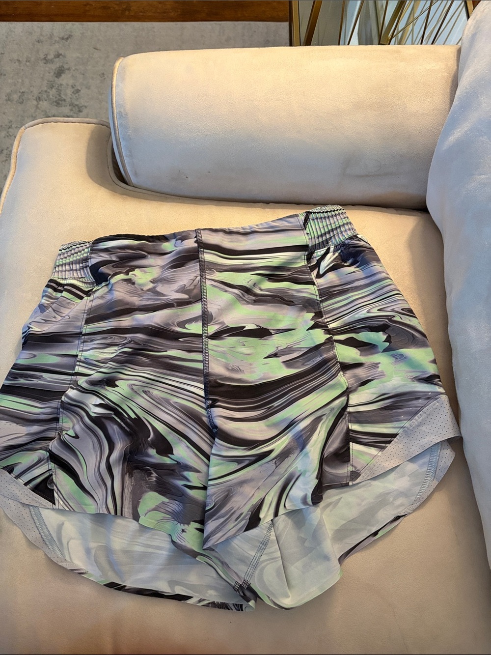 lululemon athletica Swirl-Print Athletic Shorts in Green and Gray
